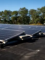 Zonnepanelen op grote daken